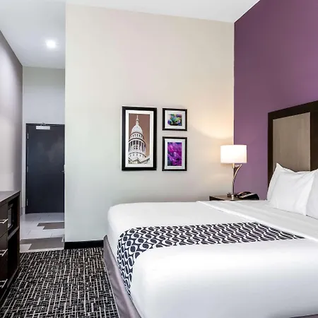 La Quinta By Wyndham Colorado City Hotel Exterior photo